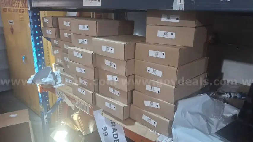 Lot of (29) Lenovo Chromebooks , 300E Generation 1, 4gb 32GB Scratch and Dent Fully functional