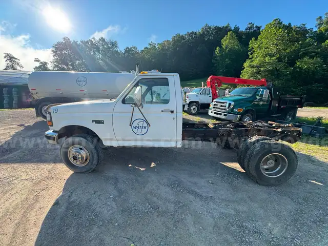 1997 Ford F-350 4x4 Cab and Chasis