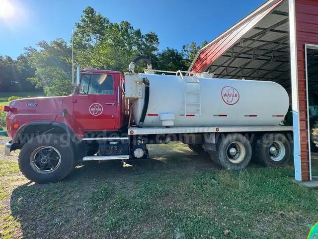 1989 Ford LTS9000 Vac Truck with L10 Cummins 300HP and 8LL transmission