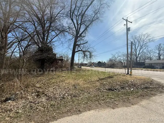 Beautiful Strategically located 3 LOTS piece of Land on 2012 N 52nd Street East St Louis,  IL 62204-1440