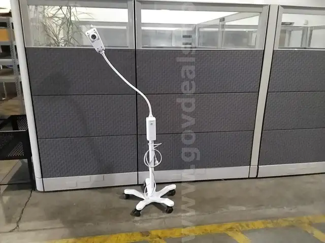 Welch Allyn rolling light