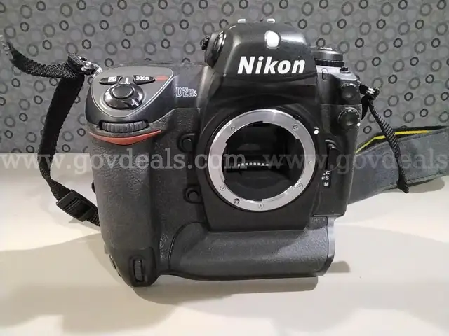 Nikon D2HS Camera