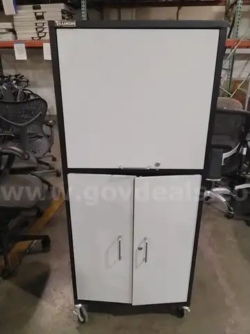 Luxor Media Rolling Cabinet