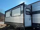 1 Lot of 5 RV Travel Trailers