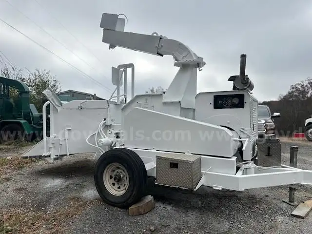 2005 White Bandit Intimidator Wood Chipper Model 1890 - Caterpillar Motor