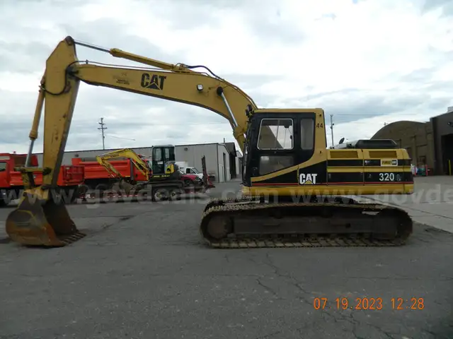 1997 Caterpillar 320L Excavator