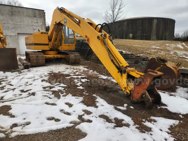 1985 John Deere 690C Track Excavator