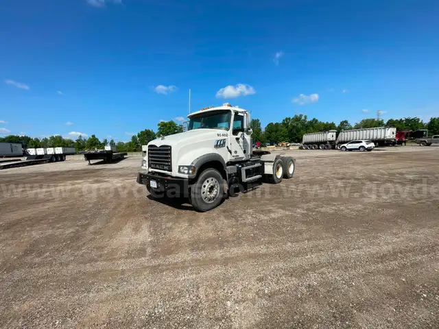 2011 Mack Granite GU713 Truck Tractor