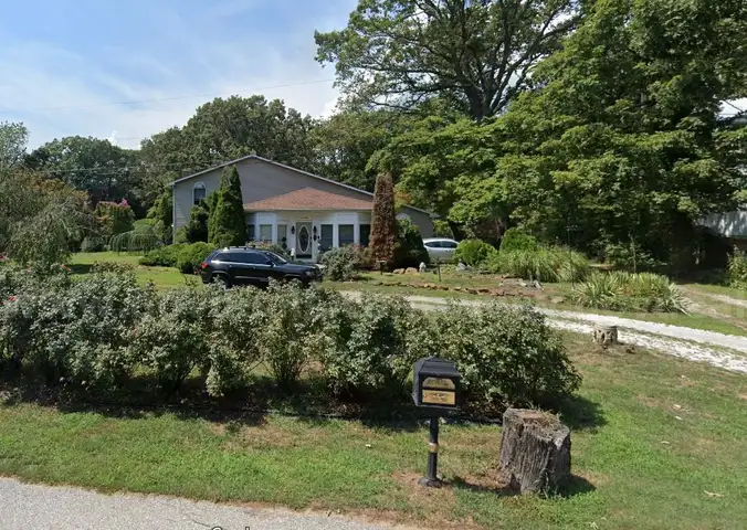 8458 Bussenius Rd, Pasadena, MD