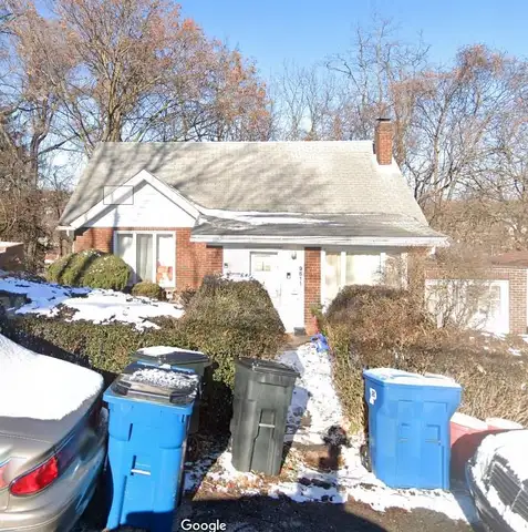9611 Emerson St, Pittsburgh, PA 15235