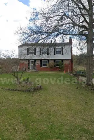 149 Cherrytree Rd, Carnegie, PA 15106