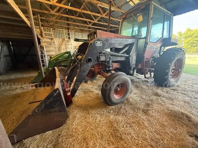 1980 INTERNATIONAL HARVESTER 986 TRACTOR - 105 HP