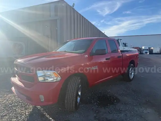2017 RAM 1500 EXTENDED CAB TRUCK
