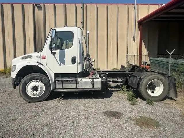 2016 FREIGHTLINER M2 112