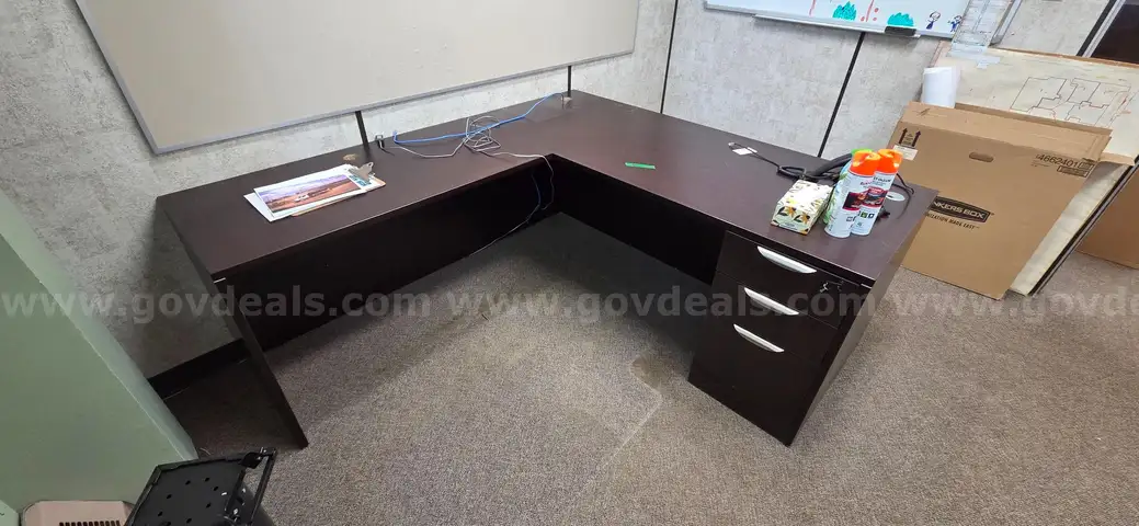 L-Shaped Office Desk with 3-Drawer Pedestal