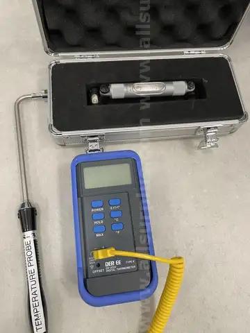 DER DE-3003 Digital thermometer