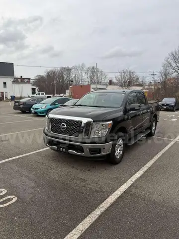 2018 Nissan Titan SV Crew Cab 4WD
