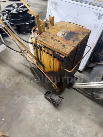 10 Gallon Direct Fire Crack Filler Meltor with Applicator