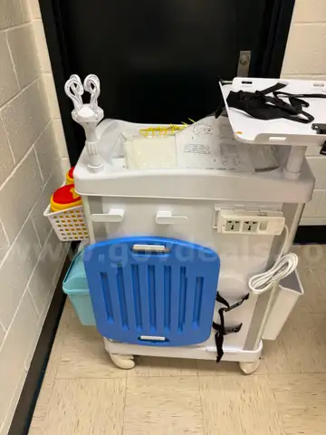 MEDICAL CRASH CART