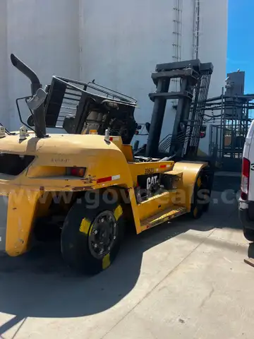 Caterpillar P33000 Forklift, 29800 lb. Capcity