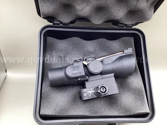 Trijicon 2x20 Compact ACOG Scope, Dual Illuminated Red Horseshoe 9mm PCC Reticle w/ Mount