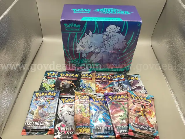 Pok&#xE9;mon Scarlet and Violet Journey Together Elite Training Box, 12 Booster Packs 