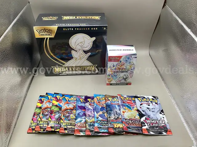Pok&#xE9;mon Mega Evolution Elite Training Box,  Prismatic Evolutions Booster Bundle, 10 Booster Packs 