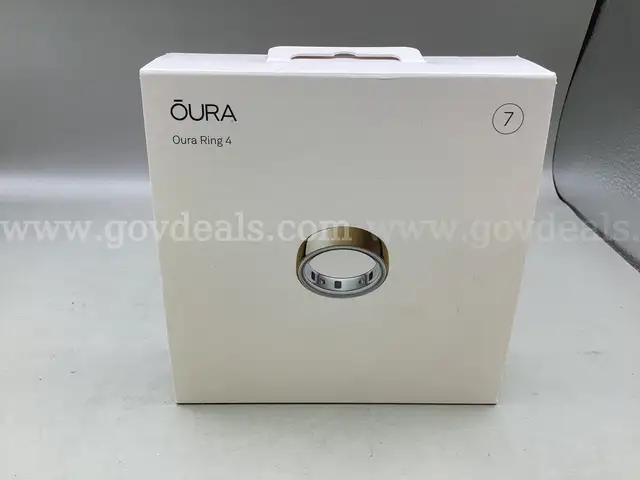 OURA Ring 4 gold size 7
