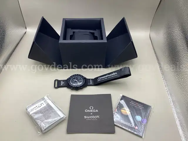 BIOCERAMIC MOONSWATCH  MISSION TO THE MOONPHASE 