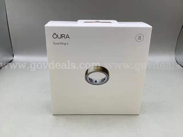 OURA Ring 4 , Gold size 8