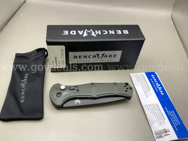 Benchmade 9070BK Claymore automatic folding knife