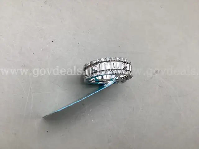 Sterling Silver Moissanite Ring,  0.60 CTW  VVSD Color,  Size 6  ( Retail $300.00 )