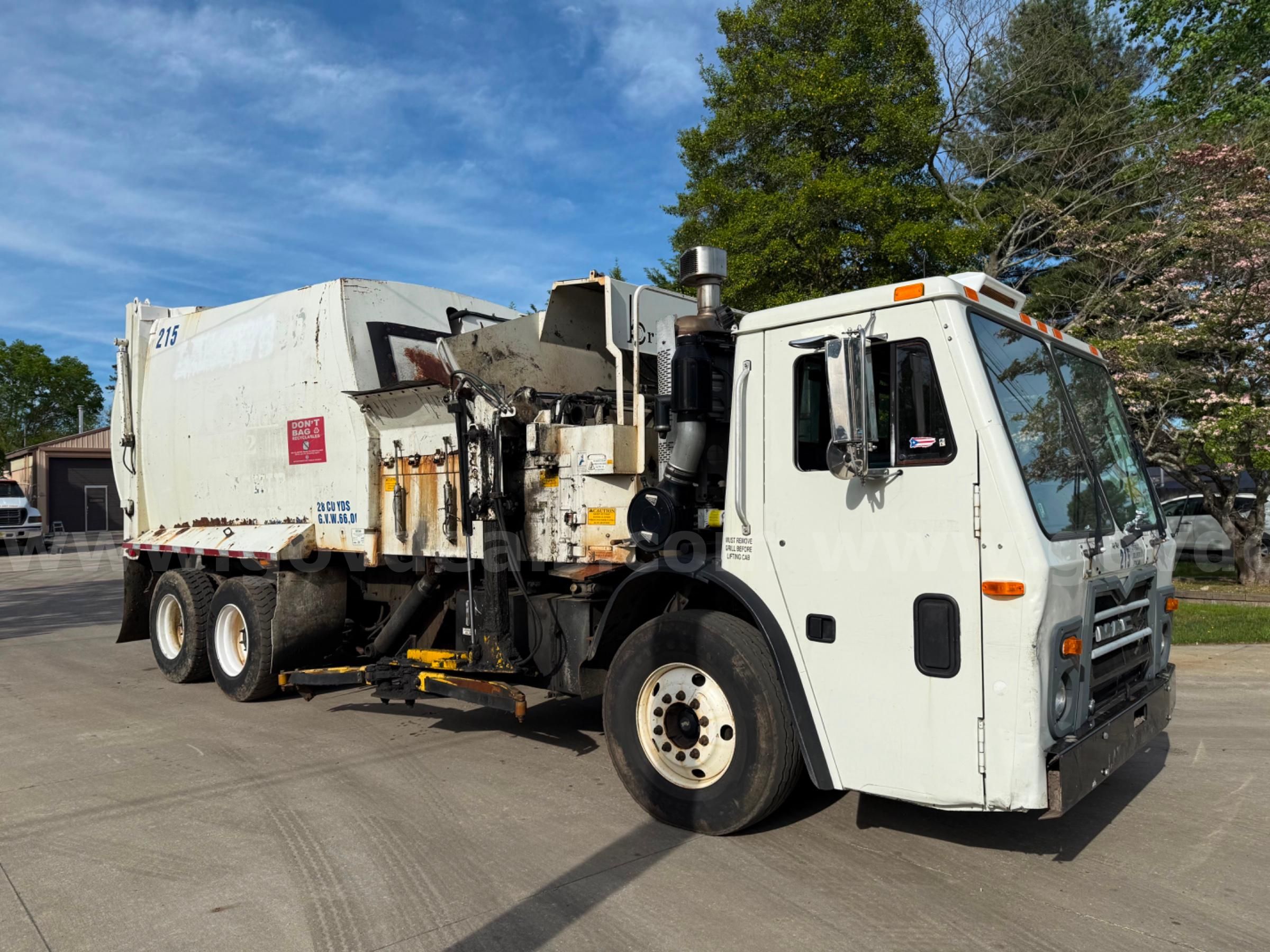 Photo of a 2016 Mack LEU600