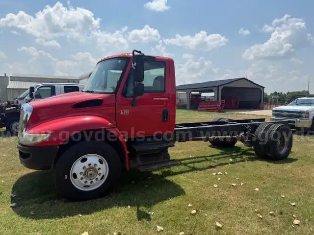 2004 International 4300 Cab Chassis