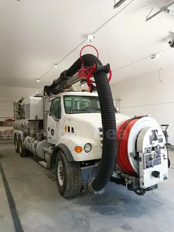 2007 Sterling LT7500 Vacuum Truck