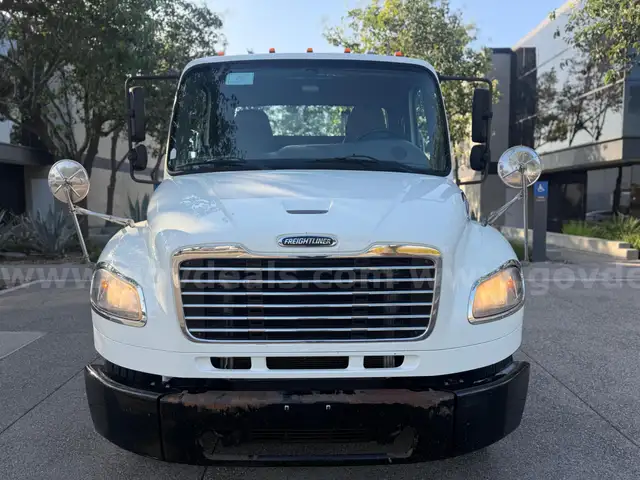 2016 Freightliner M2 106