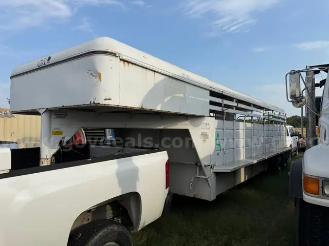 1999 CM Trailer