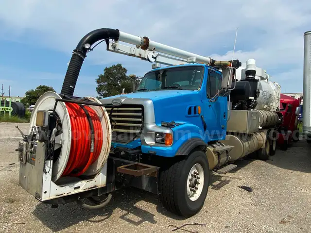 2009 Sterling LT9500 &#x26; 2008 VACTOR 2115-821RCS15(Vacuum Body)