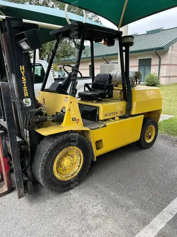 11,000 POUND FORKLIFT, PROPANE ENGINE, SOLID TIRES