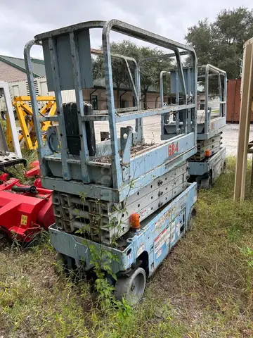GENIE ELECTRIC SCISSOR LIFT