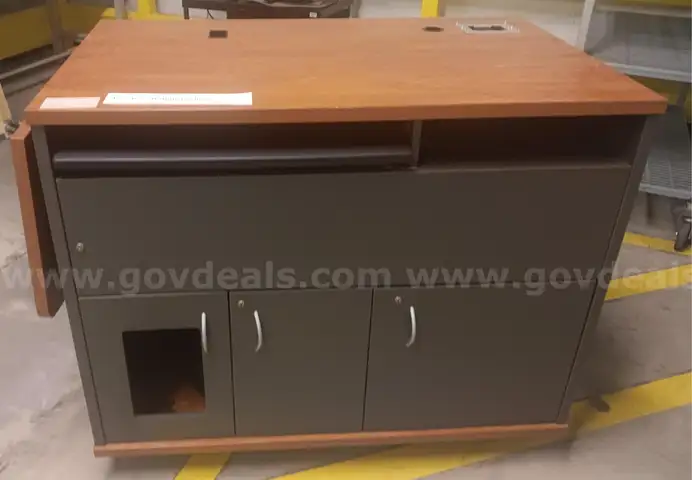 Two Tone Rolling Podium