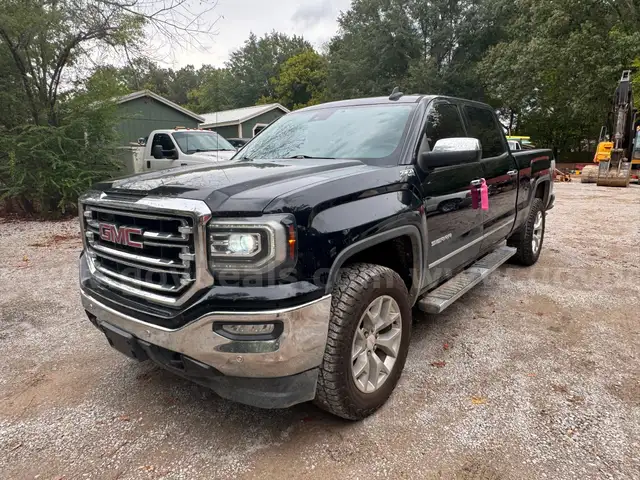 2017 GMC Sierra 1500 SLT Crew Cab 4WD Pickup