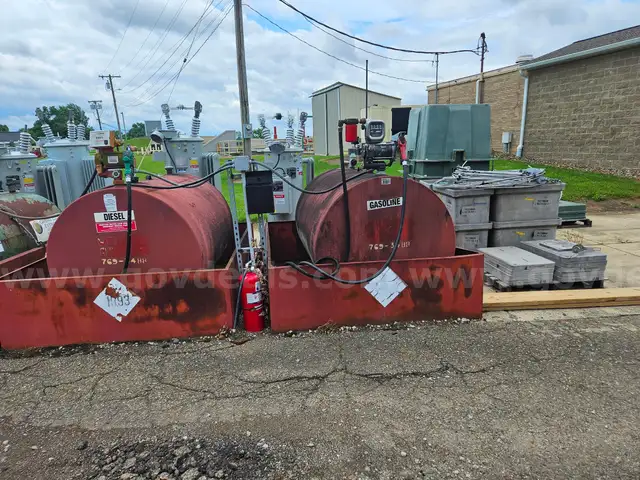 LOT of (2) 500 GALLON FUEL TANKS + Pumps/Hoses