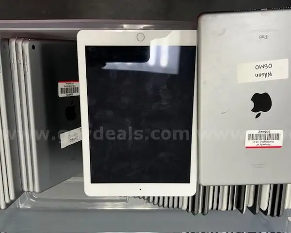 Lot of 50 iPads
