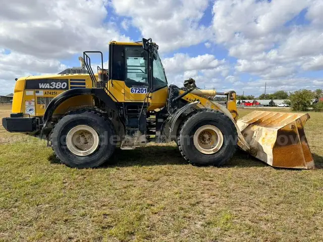 2017 Kumatsu WA380-8 Wheel loader * SEE VIDEO*