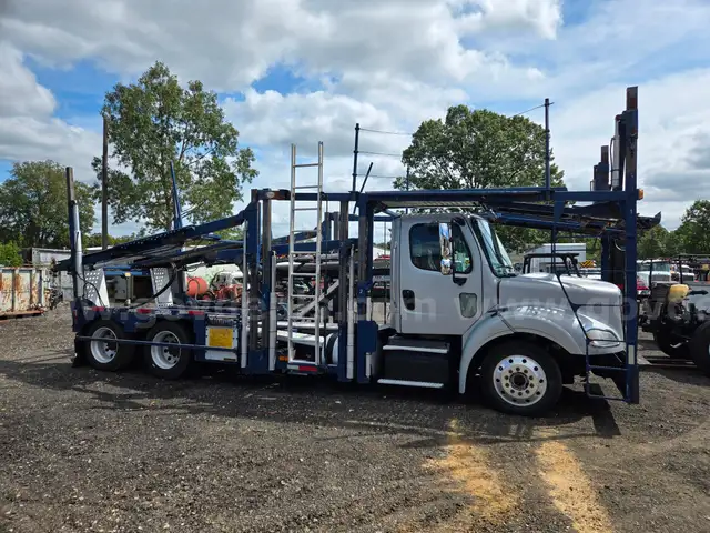 2013 freightliner car carrier
