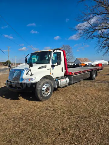 2022 International MV607 Century Rollback