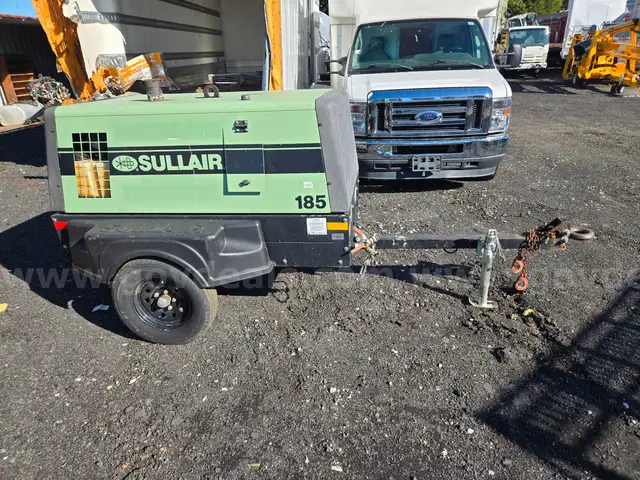 Tow behind air compressor