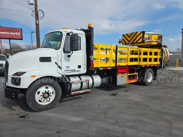 2024 mack md traffic safety tma attenuator cone truck