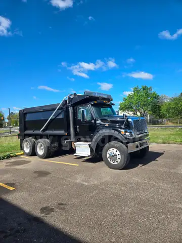 2021 International HV513 tandem dump truck